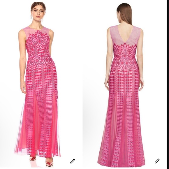 BCBG MAXAZRIA Elinor Pink Scalloped Lace Sleeveless Gown Size 0 Worn On TV - Picture 1 of 2